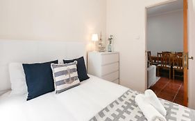 Nazare Corner House